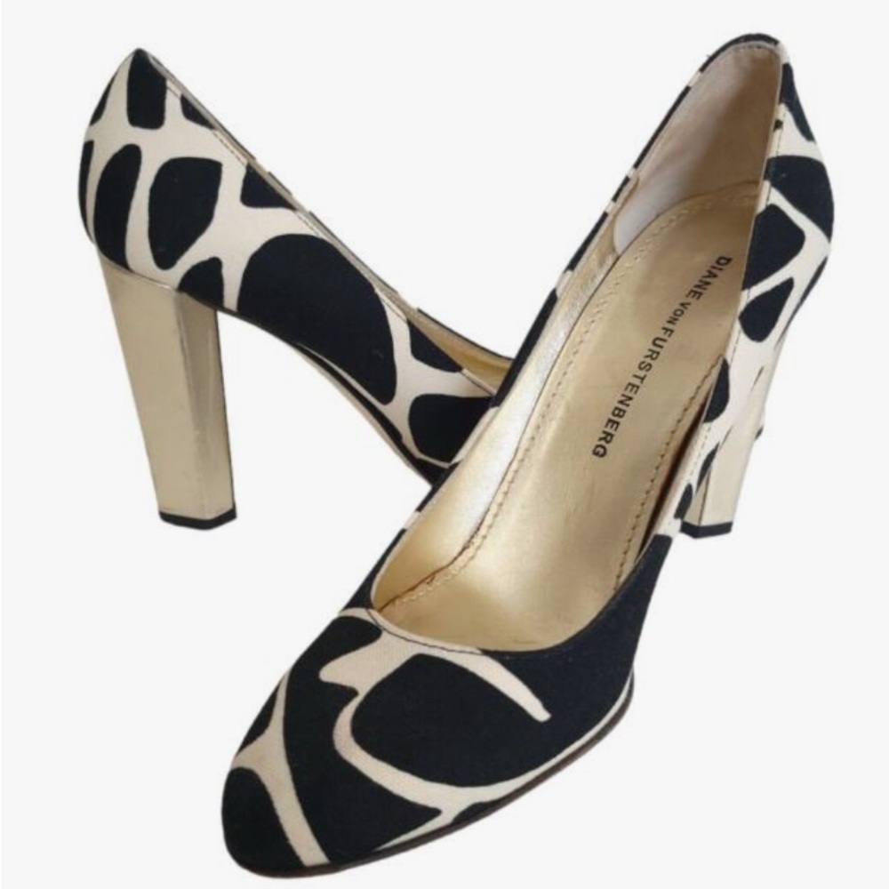 Diane von Furstenburg Colorblock Contrast Metallic Block Heel Rounded Toe Pumps